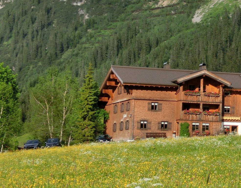 Haus Gstueat Apartment Lech am Arlberg Exterior photo