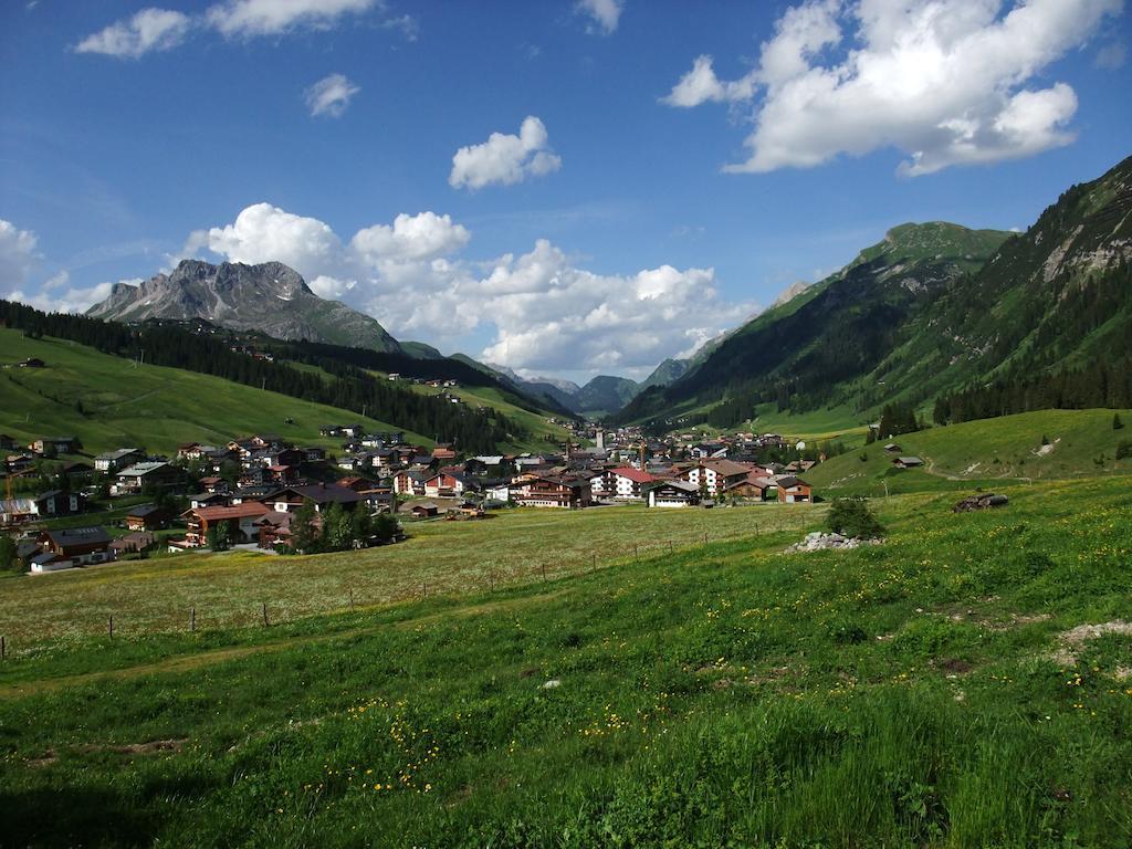 Haus Gstueat Apartment Lech am Arlberg Exterior photo